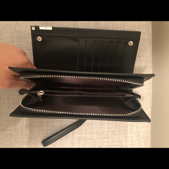 Multi pocket wallet w/wrist strap. NWOT - Picture 6 of 8